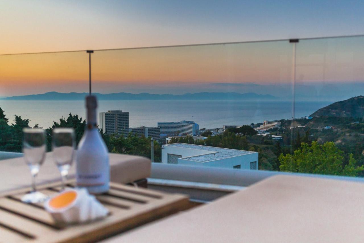 익시아 Flyviewflatsgold Privatehottub With Seaview 아파트 외부 사진