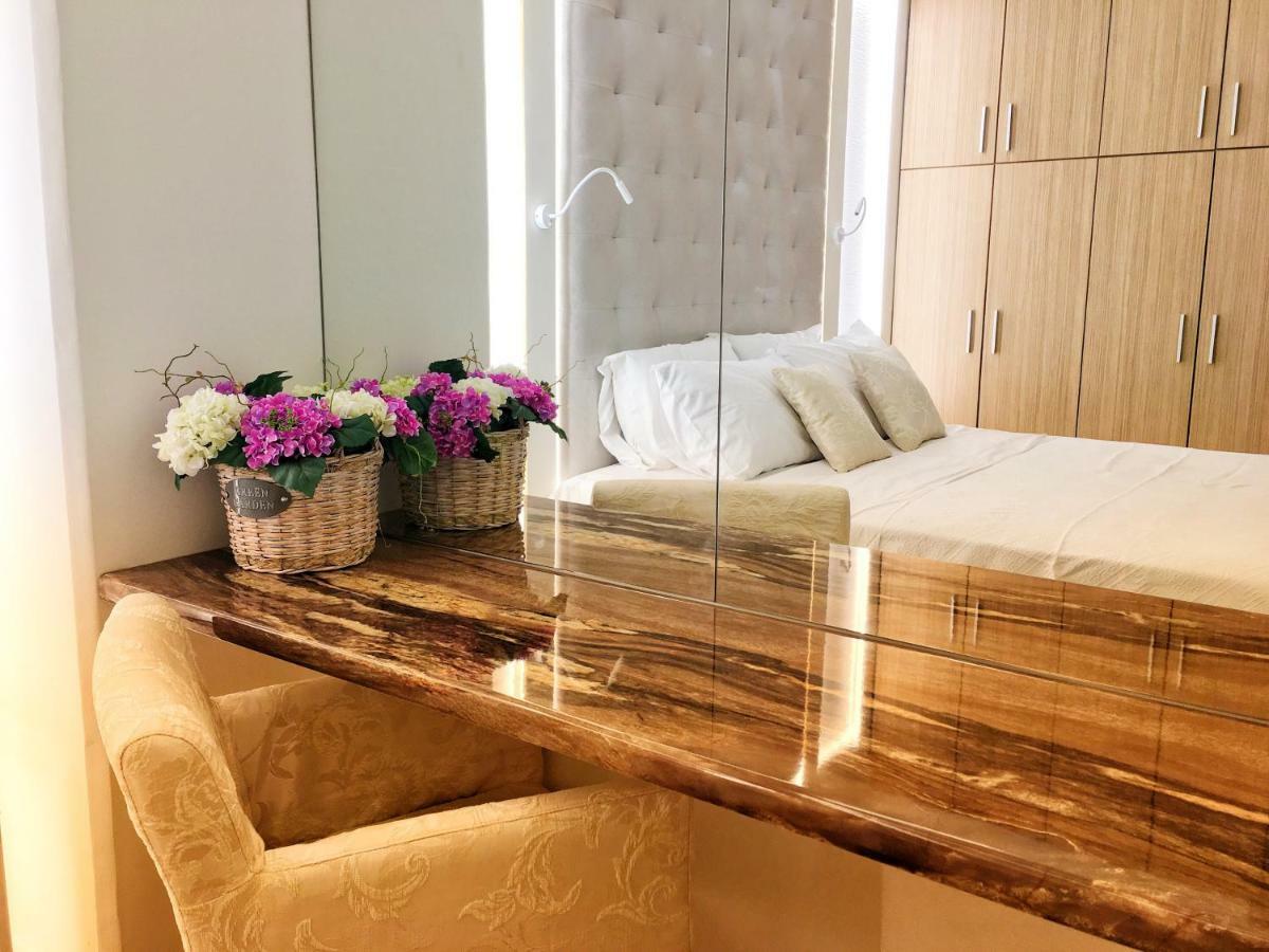 익시아 Flyviewflatsgold Privatehottub With Seaview 아파트 외부 사진